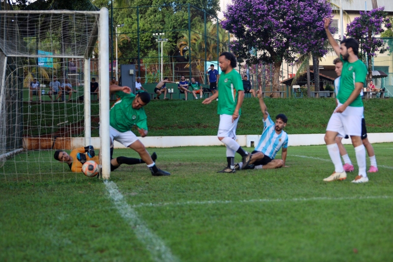 Galeria terceira-rodada-do-torneio-de-pelada-e-marcada-por-goleadas-e-jogos-decisivos