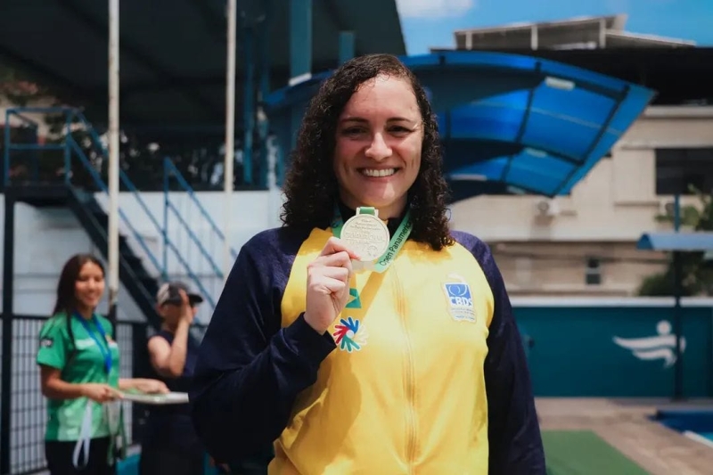 Noticia atleta-do-estrela-e-campea-pan-americana-e-conquista-duas-medalhas-de-ouro-no